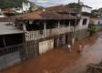 Zosuvy pôdy po lejakoch si vyžiadali v Brazílii už 12 obetí