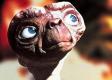 E. T. Mimozemšťan pristál na Zemi pred 40-timi rokmi! Bola to bomba, ktorej pokračovanie Spielberg zaryto odmietal