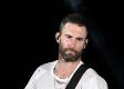 Adam Levine z kapely Maroon 5: Požičal si lak od manželky? Aha na jeho nechty!