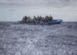 V Grécku sa potopil čln s migrantami: Desiatky ľudí sú stále vystavené na pospas oceánu
