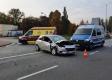 Wypadek w Katowicach. Samochód osobowy zderzył się z autokarem
