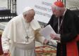 Kardinál obvinený zo zneužívania odstúpil z funkcie vo Vatikáne: Strohé vyjadrenie pápeža