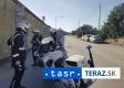 Policajti Malty si na protest proti smernici nafarbia vlasy či nechty